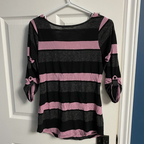 3/4 sleeve top - Picture 2 of 2